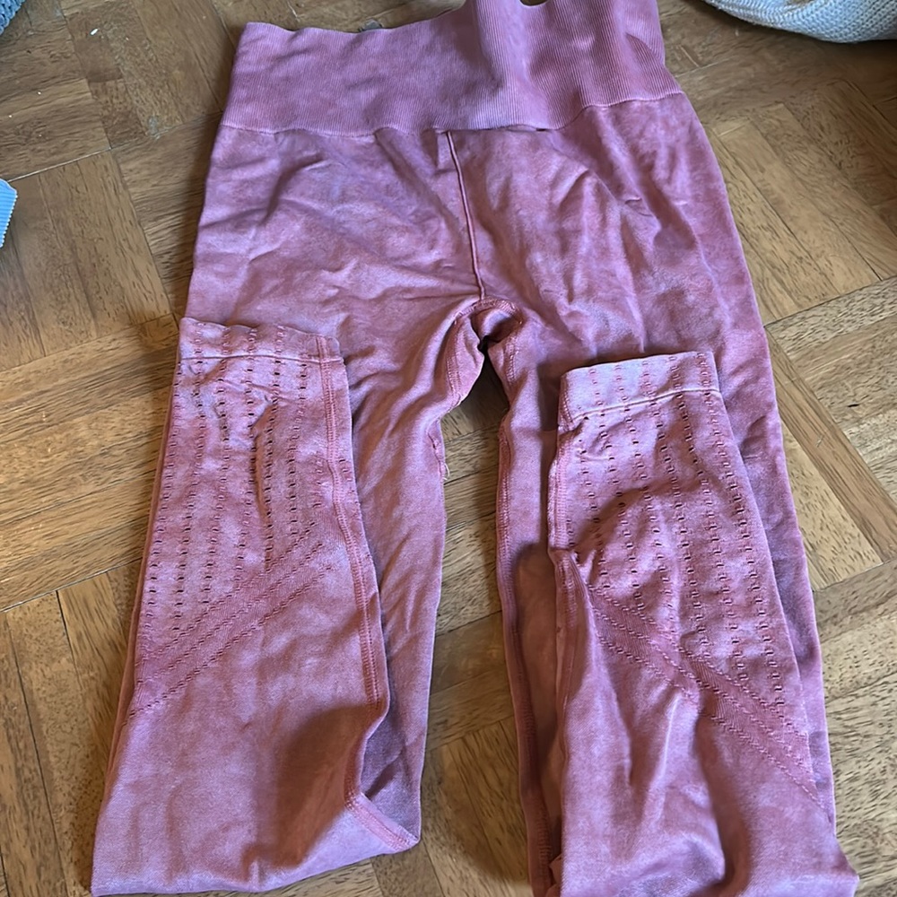 Small pink leggings
